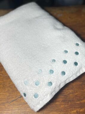 Casaba white quality bath towel dots 100% cotton